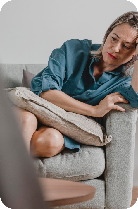 Pessoa com dificuldade para dormir e se sentindo cansada